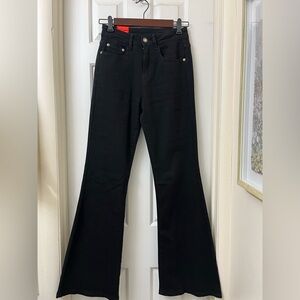 NEW JEANS Black Bell Bottom Stretch Size 4 Msrp:$98.00